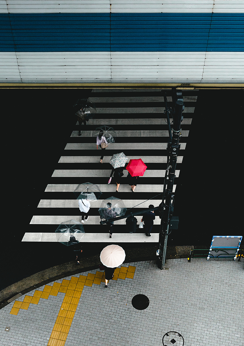 富士フイルム、GFX50S IIで撮影したストリートスナップ、雨の東京